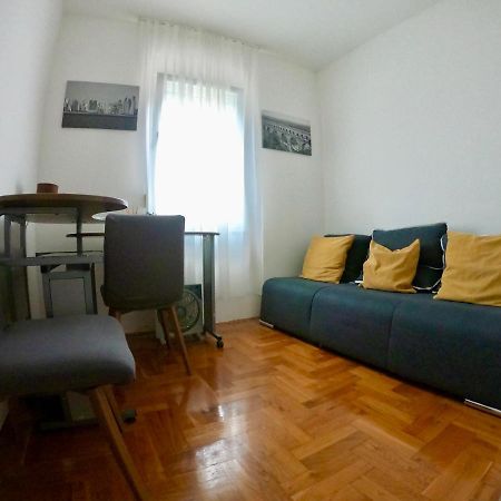 Sunny Apartment By The Beach Kaštel Štafilić Εξωτερικό φωτογραφία