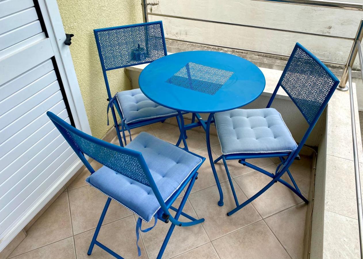 Sunny Apartment By The Beach Kaštel Štafilić Εξωτερικό φωτογραφία