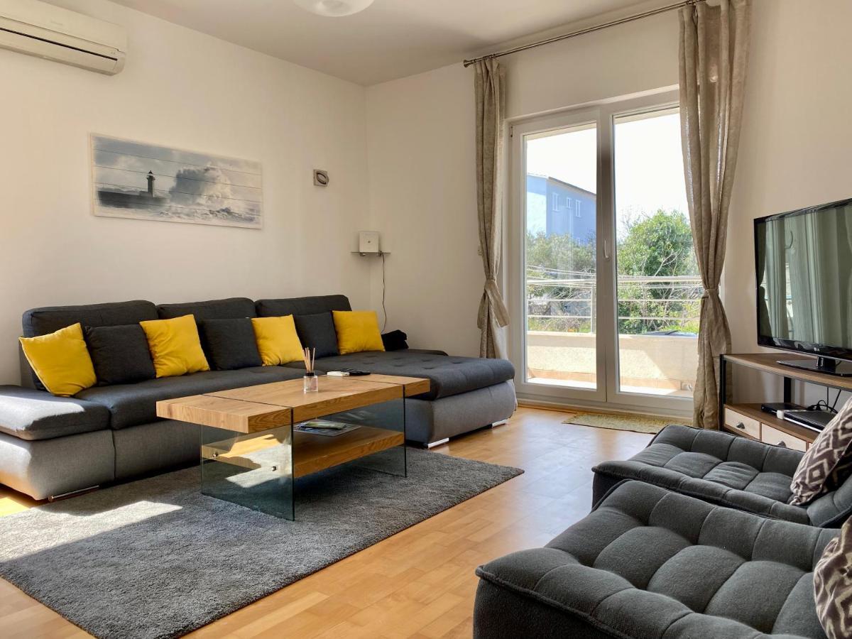 Sunny Apartment By The Beach Kaštel Štafilić Εξωτερικό φωτογραφία