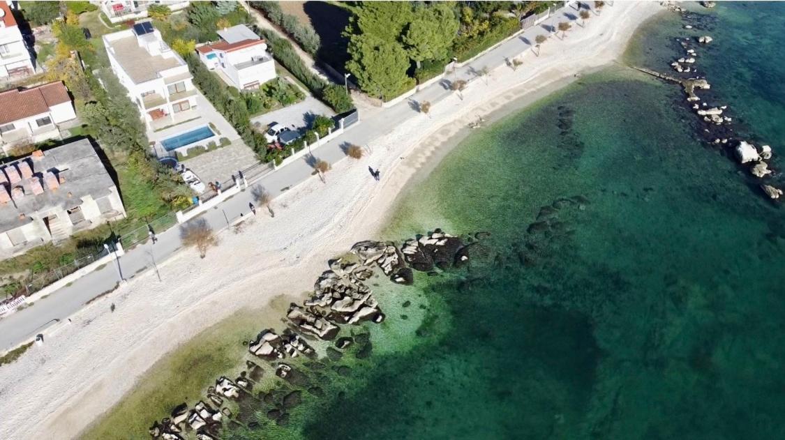 Sunny Apartment By The Beach Kaštel Štafilić Εξωτερικό φωτογραφία