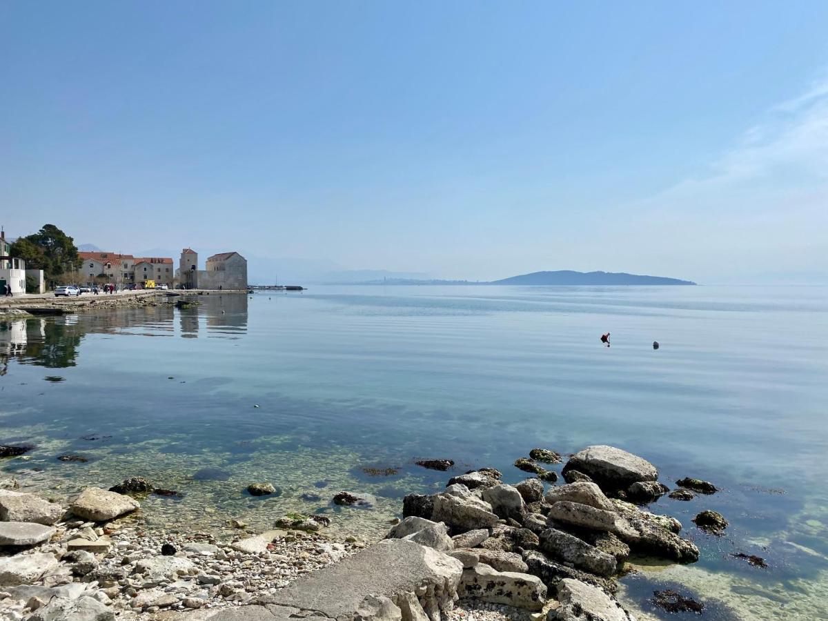 Sunny Apartment By The Beach Kaštel Štafilić Εξωτερικό φωτογραφία
