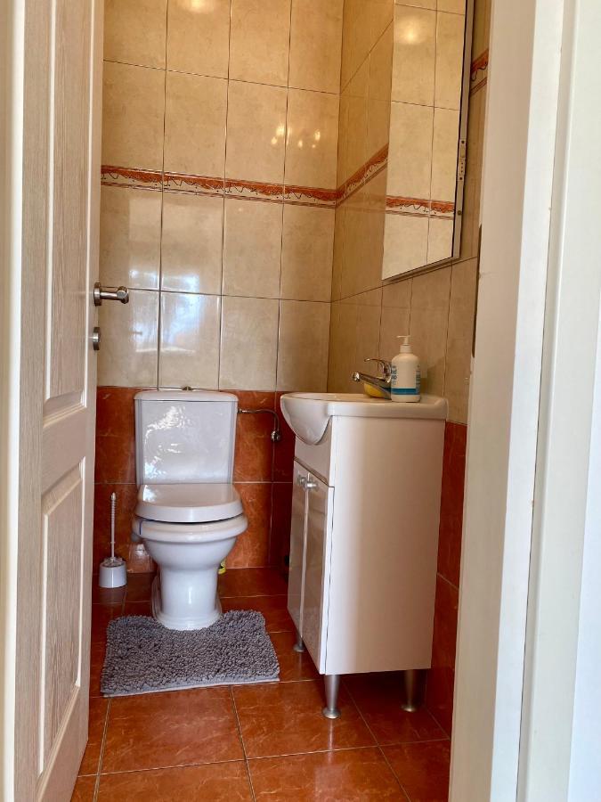 Sunny Apartment By The Beach Kaštel Štafilić Εξωτερικό φωτογραφία