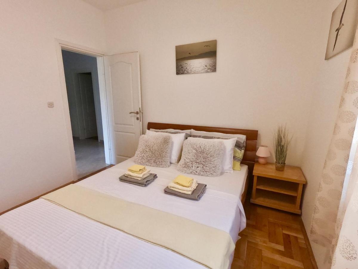 Sunny Apartment By The Beach Kaštel Štafilić Εξωτερικό φωτογραφία