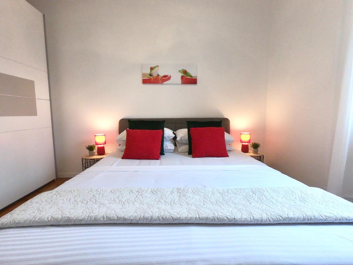 Sunny Apartment By The Beach Kaštel Štafilić Εξωτερικό φωτογραφία