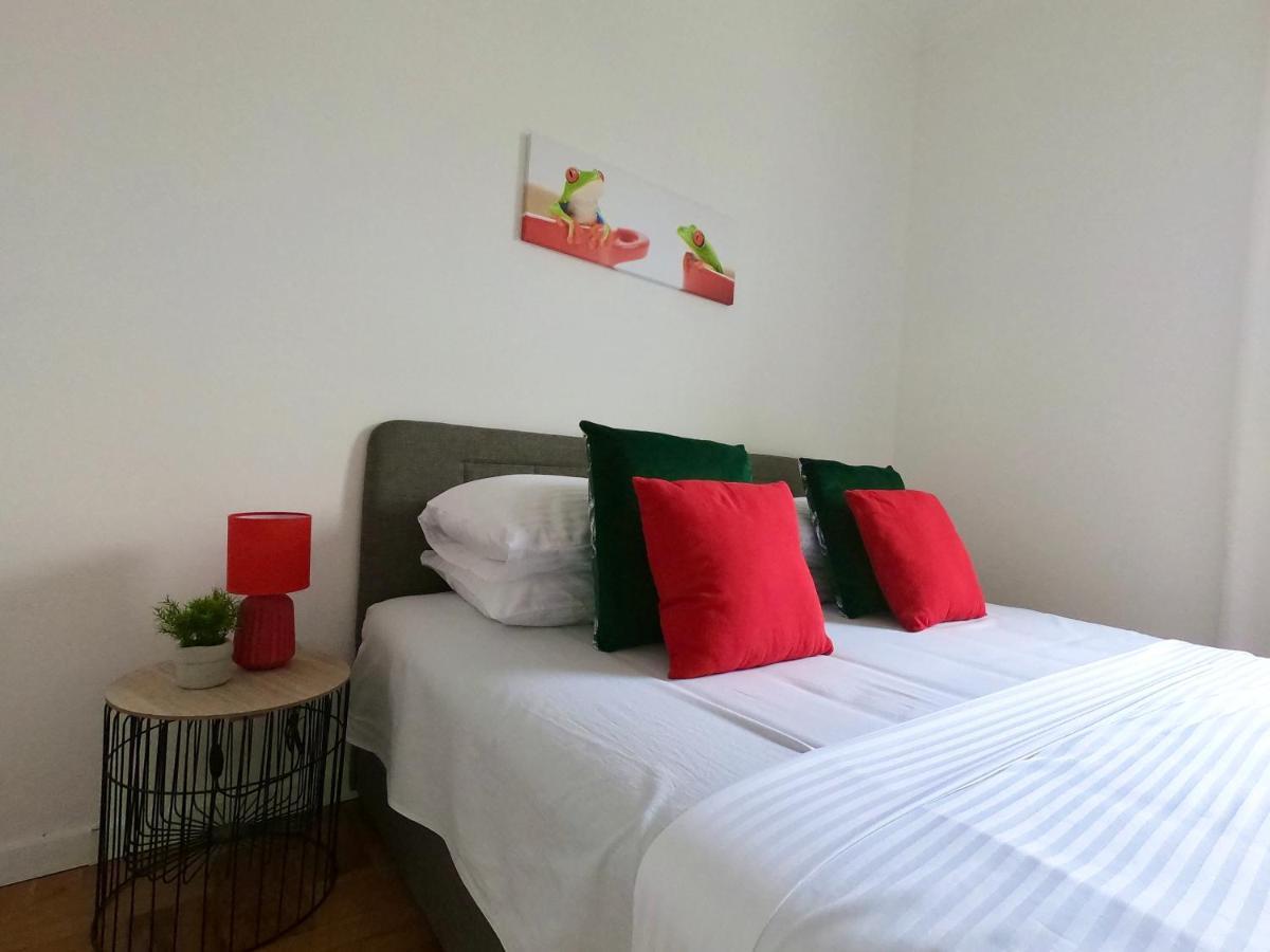 Sunny Apartment By The Beach Kaštel Štafilić Εξωτερικό φωτογραφία